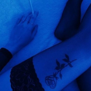 Sm女王圣水黄金视频
